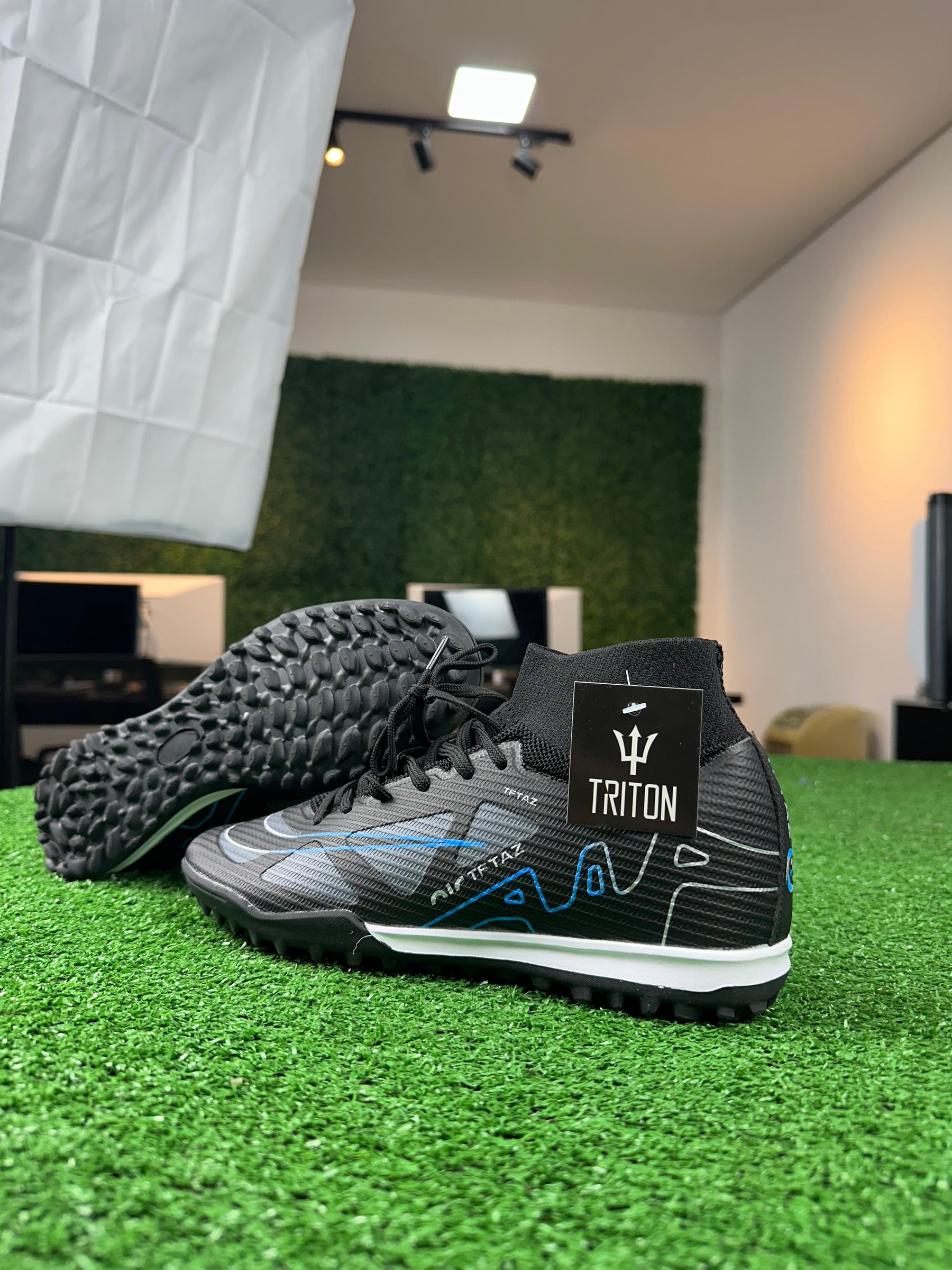 Chuteira Nike Society Masculino - Triton Precision X