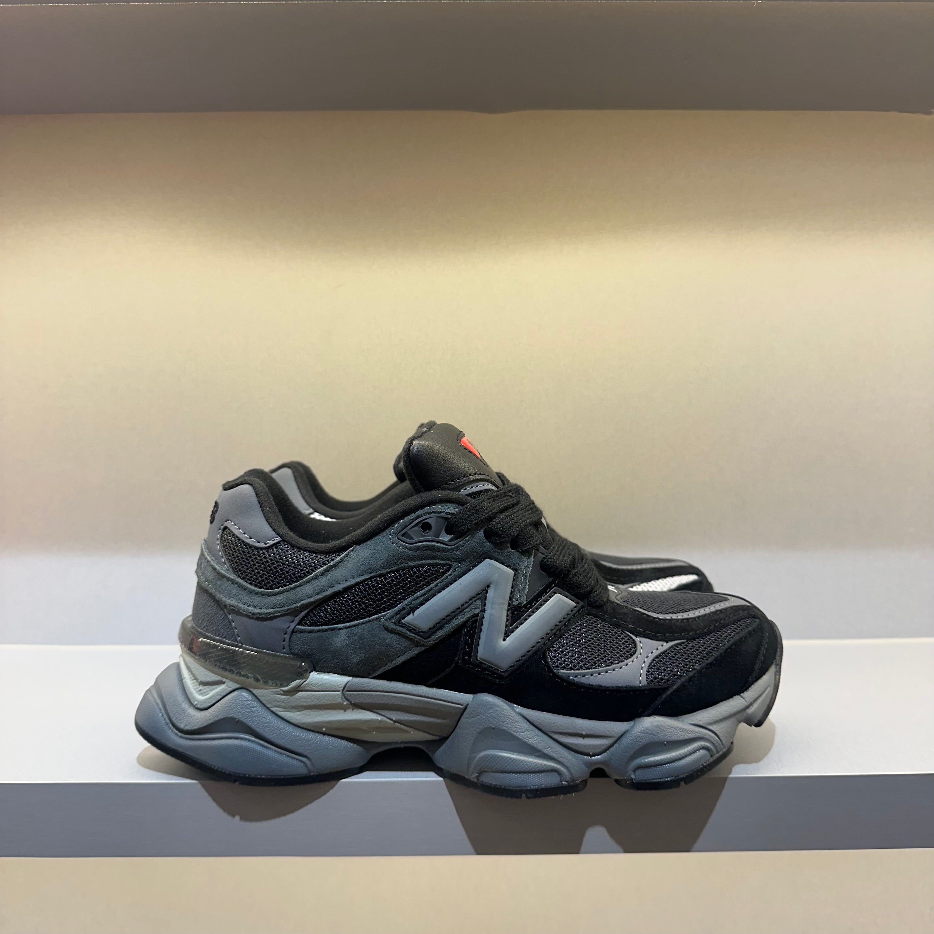 New Balance 9060 Black Castlerock (Pronta Entrega)