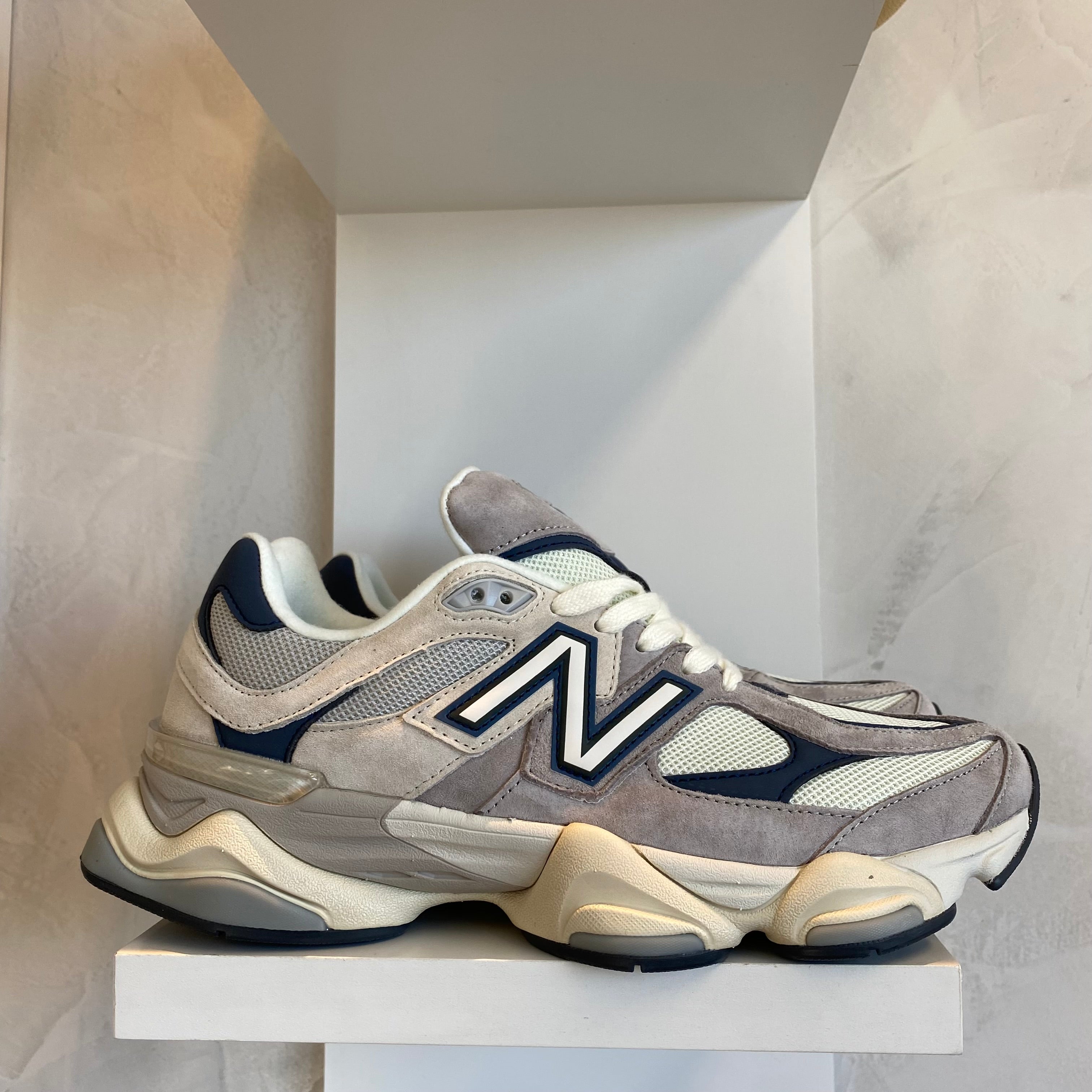 New Balance 9060 Moonrock Linen (Pronta Entrega)