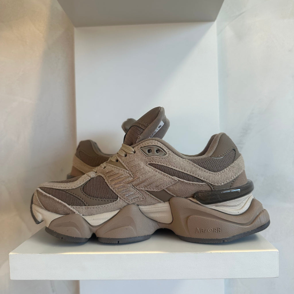 New Balance 9060 Mushroom Timberwolf (Pronta Entrega)