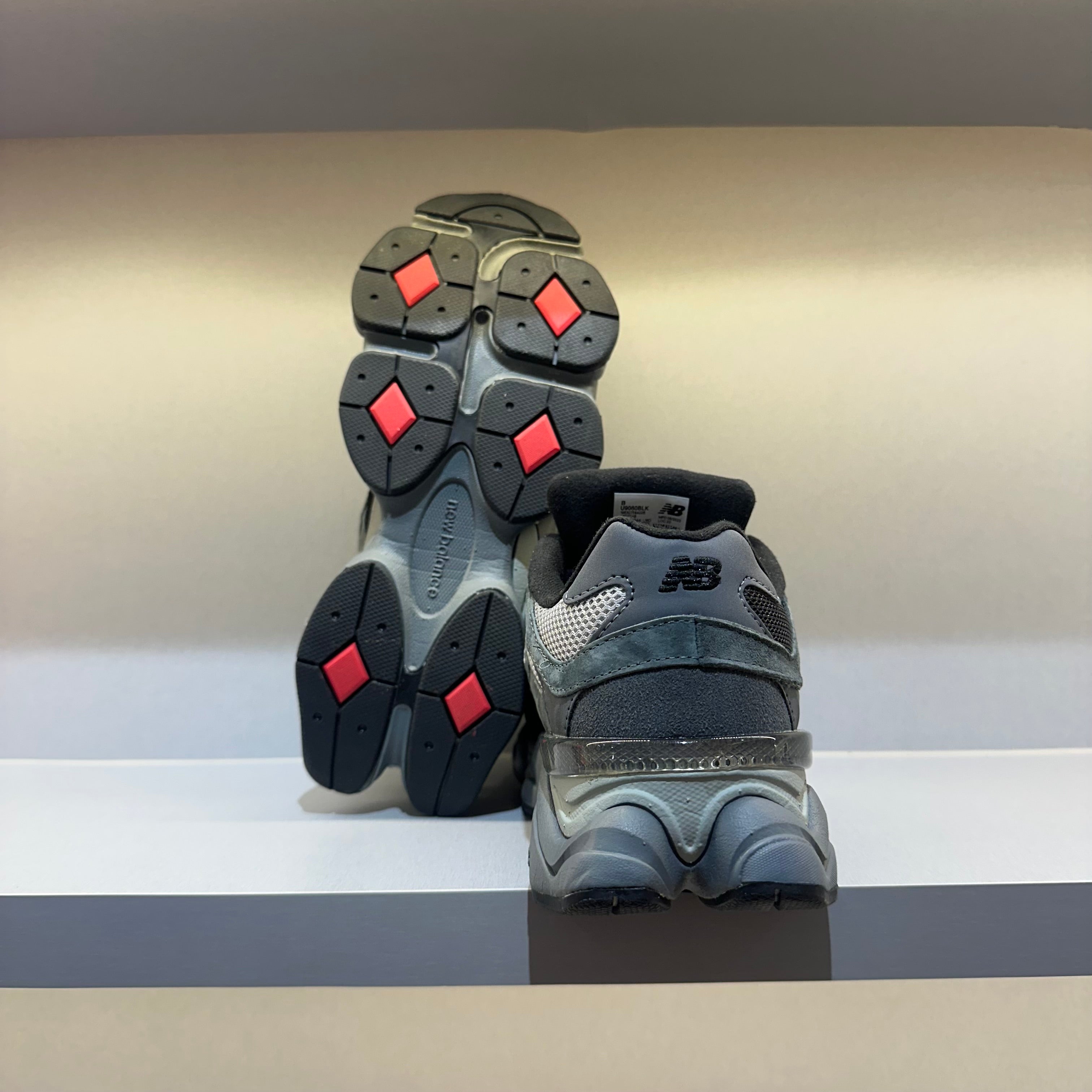 New Balance 9060 Black Castlerock (Pronta Entrega)