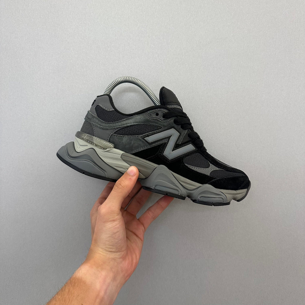 New Balance 9060 Black Castlerock (Pronta Entrega)