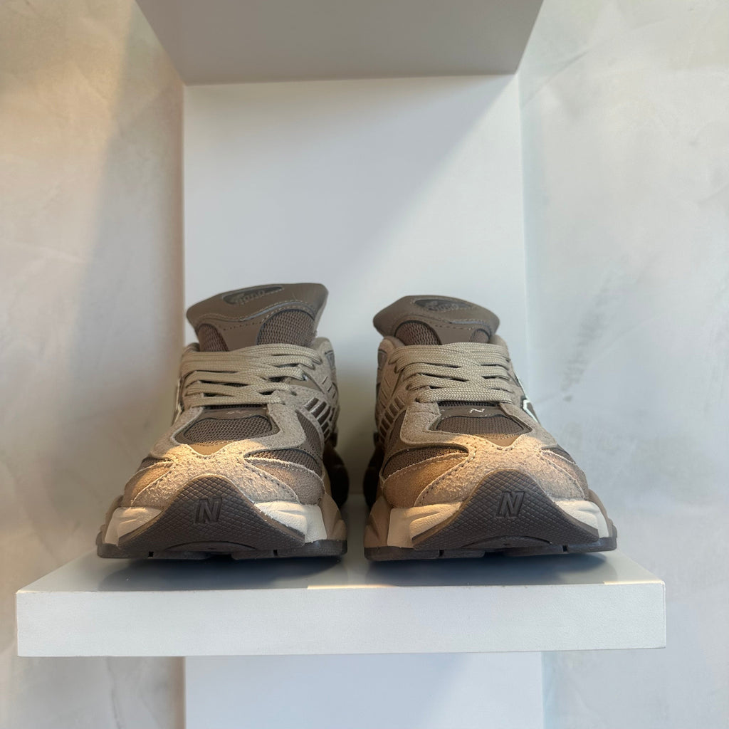 New Balance 9060 Mushroom Timberwolf (Pronta Entrega)